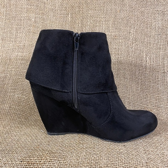 🛑SOLD🛑 booties wedges black suede size 10 - Picture 3 of 7